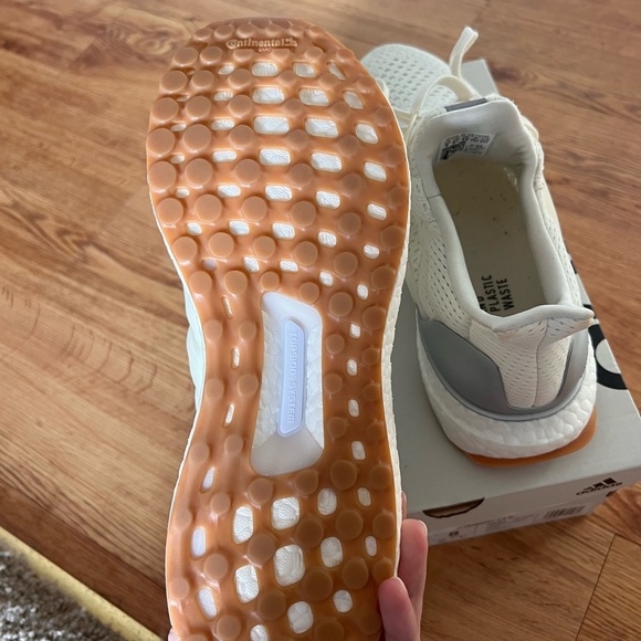 Adidas Ultraboost 1.0 - Picture 4 of 5